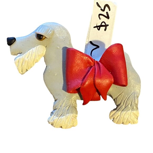 Vintage Dog Brooch With Red Bow - Adorable Canine Accessory For Your Favorite Ou - Picture 1 of 4